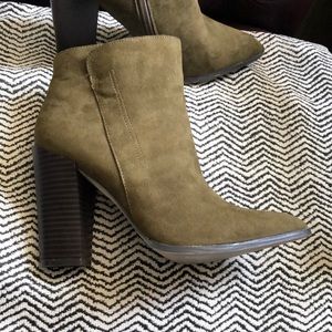 JustFab Boots / Booties Olive Size 8.5